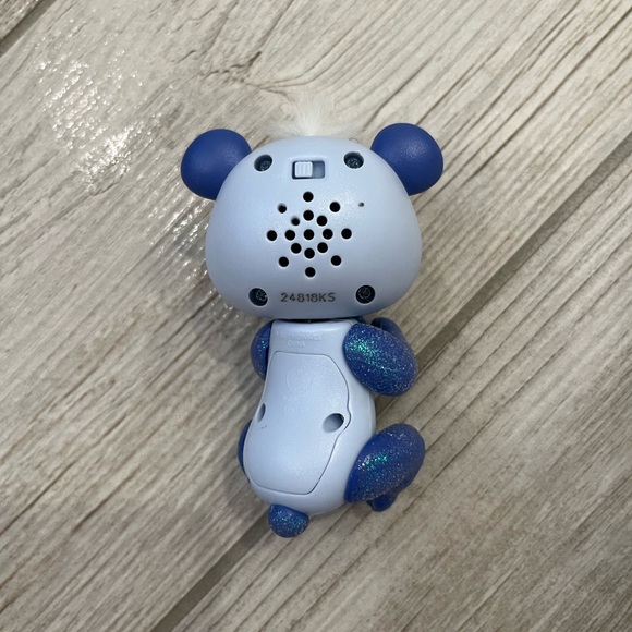 Wowwee Fingerling Baby Panda Interactive Toy - Picture 4 of 5